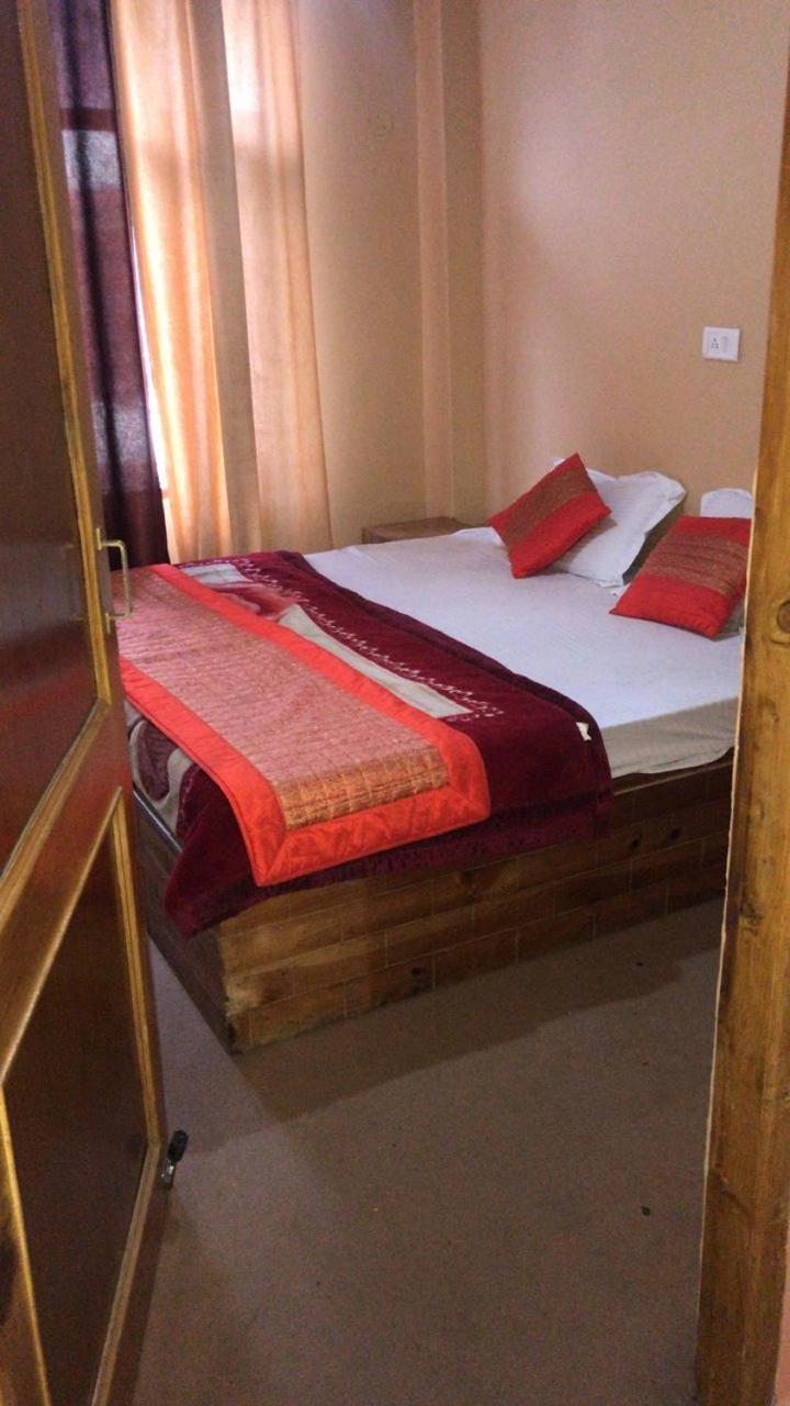 Hotel Kingston Manāli エクステリア 写真