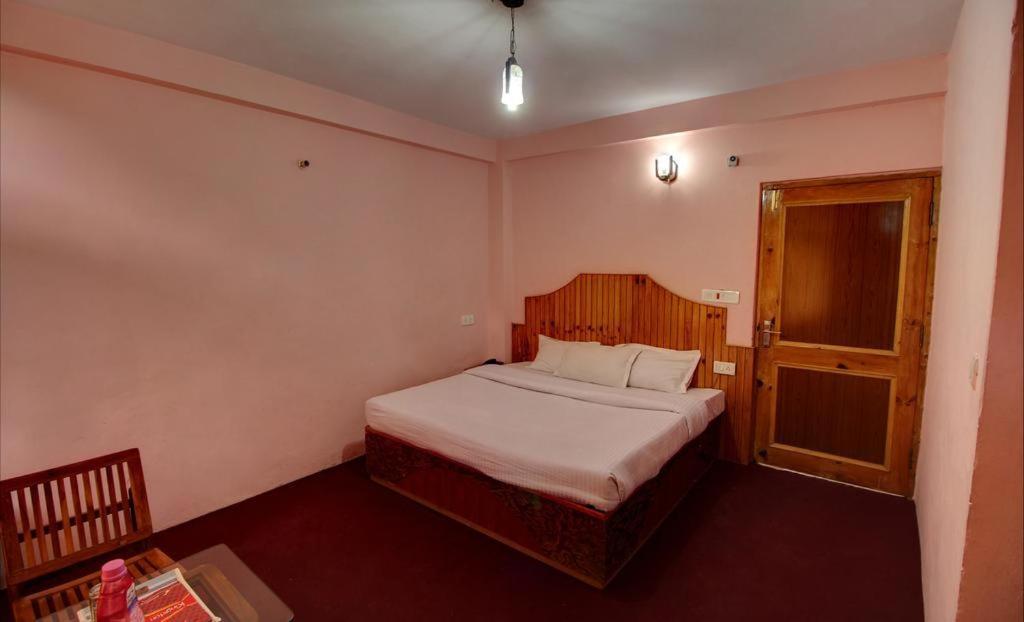 Hotel Kingston Manāli エクステリア 写真